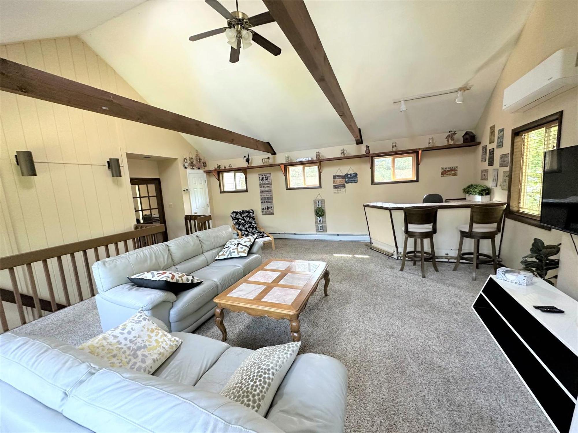 Wow!! Ultimate Pocono Retreat, Hot Tub, Game Room, Deck, Lakes, Skiing, Pools Long Pond Dış mekan fotoğraf