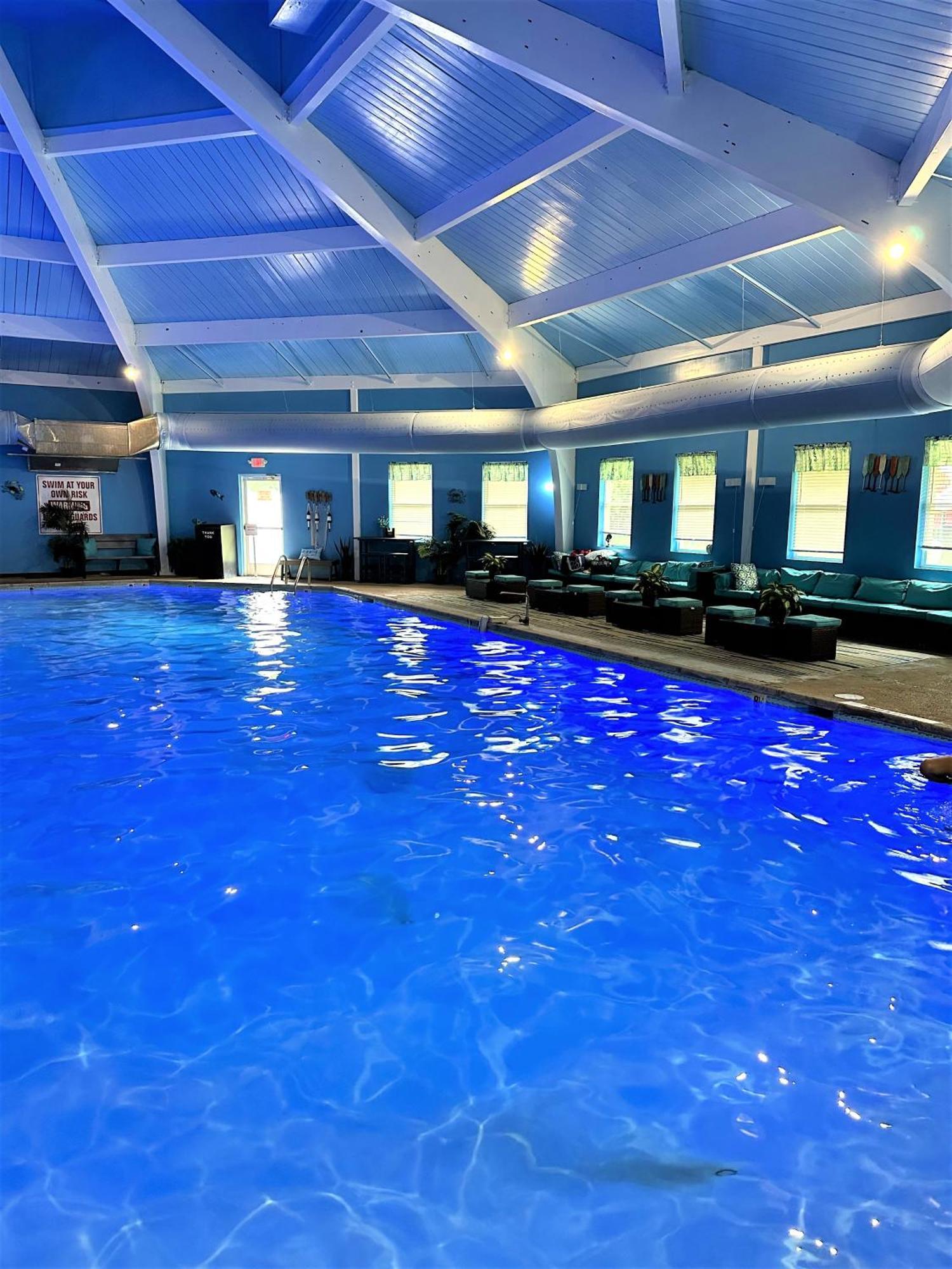 Wow!! Ultimate Pocono Retreat, Hot Tub, Game Room, Deck, Lakes, Skiing, Pools Long Pond Dış mekan fotoğraf